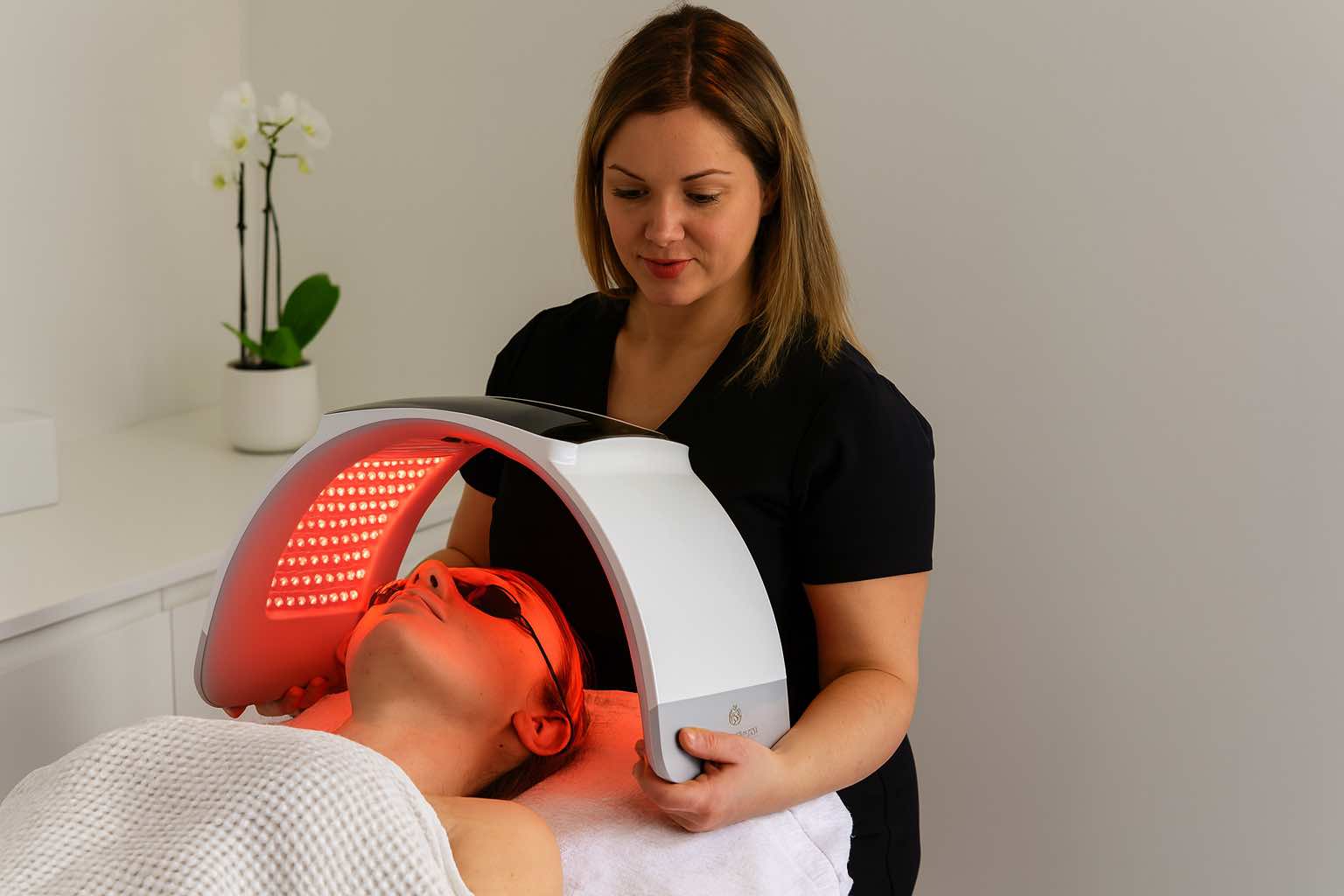 best professional led light therapy machine uk