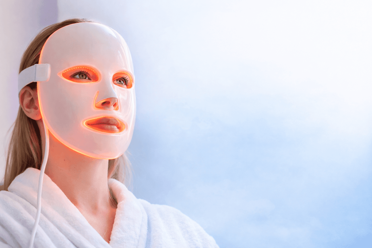 How Do LED Face Masks Work? Results, Safety and Use (2026) - Neo Elegance